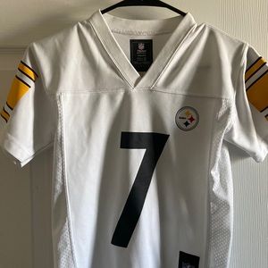 White Pittsburgh Steelers jersey